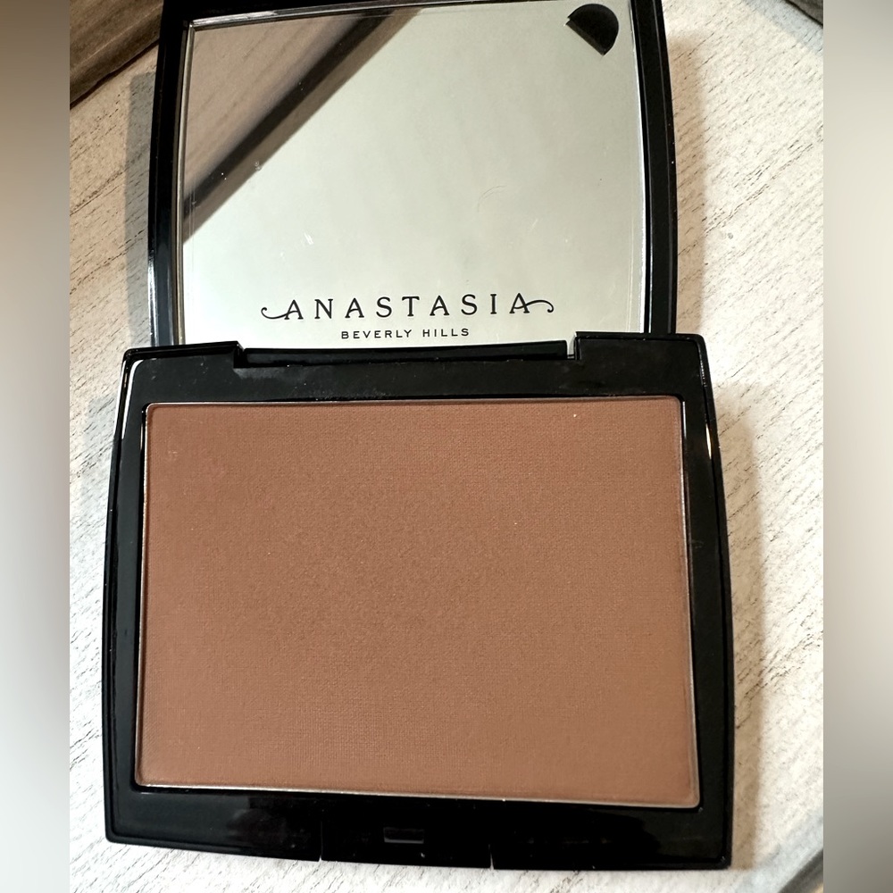 Anastasia Beverly Hills Powder Bronzer Mahogany